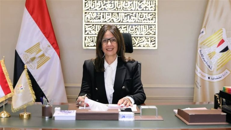 محكمة النقض تؤيد إلزام وزيرة الثقافة جيهان زكي بتعويض كاتبة في قضية حقوق ملكية فكرية