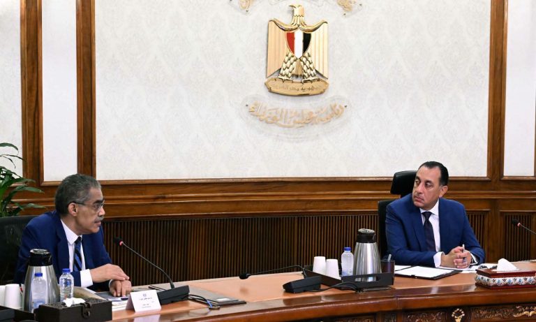 مدبولي يستعرض مع وزير الدولة للإعلام آليات تنفيذ تكليفات السيسي
