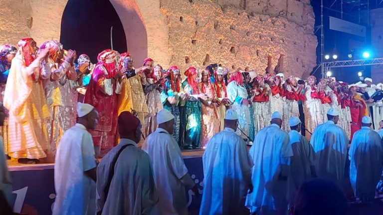 مهرجان الفنون الشعبية بمراكش يتوج حضور المرأة في صون الموروث الثقافي المغربي