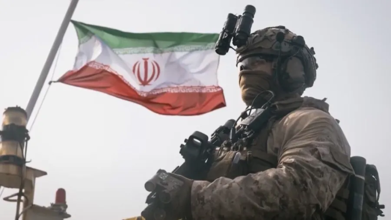 البنتاغون ينسف مزاعم طهران ويؤكد حرية الملاحة في مضيق هرمز الاستراتيجي