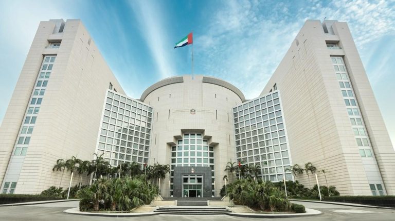 الإمارات ومجلس التعاون يدينان تهديدات الحوثيين للسعودية ويؤكدان دعم أمن المملكة
