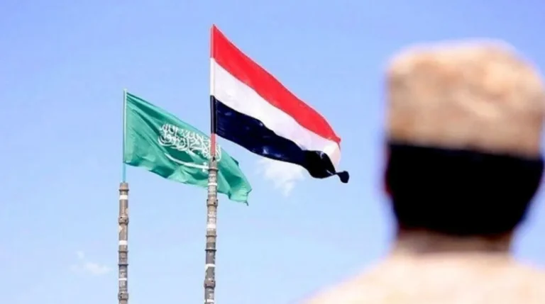 “لوموند”: السعودية تتجه نحو التصعيد العسكري وترجيحات بشن هجوم بري في اليمن
