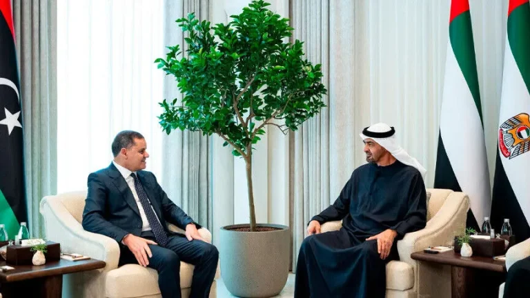 الدبيبة ومحمد بن زايد يبحثان في أبوظبي توسيع التعاون الاستثماري بين ليبيا والإمارات
