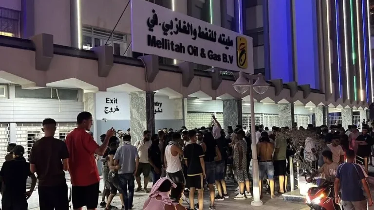 كهرباء ليبيا تحذر من إظلام تام بعد إغلاق خطوط الغاز المغذية لمحطات التوليد
