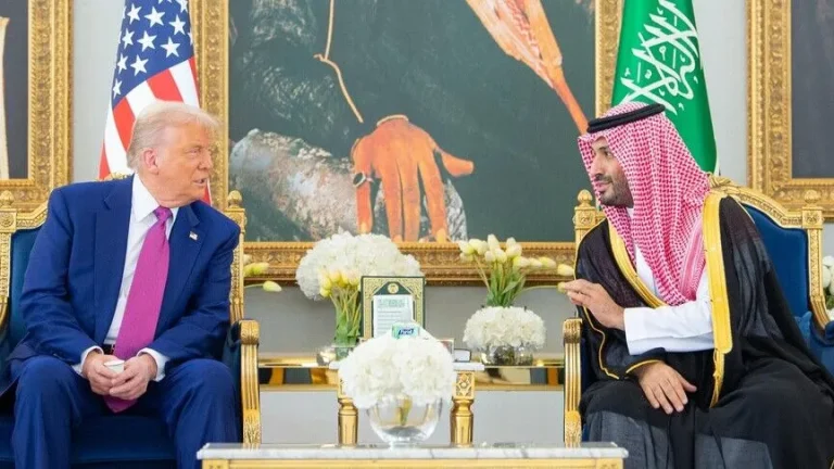 ترامب ومحمد بن سلمان يبحثان محادثات واشنطن وطهران وأمن الملاحة بالمنطقة