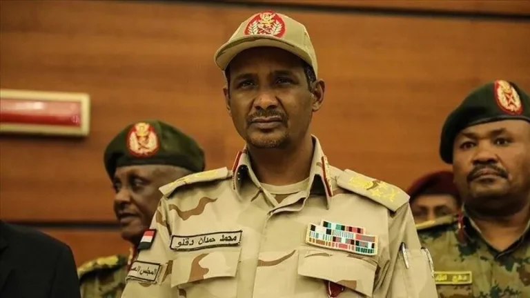 محكمة سودانية تقضي غيابيًا بإعدام حميدتي و15 آخرين في قضية مقتل والي غرب دارفور