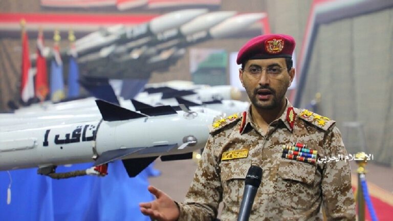 الحوثيون يستهدفون مطار أبها بصواريخ ومسيرات والسعودية تعلن اعتراض الهجوم