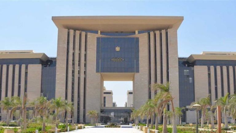 العدل تنفي الكشف عن الحسابات البنكية للمدعى عليهم في قضايا النفقة دون حكم قضائي