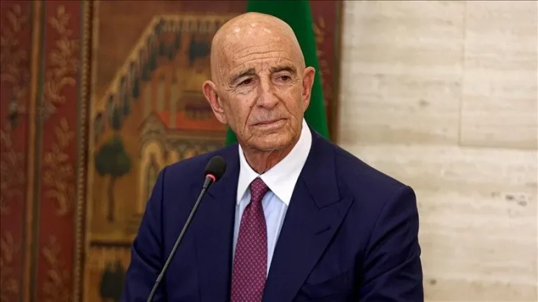باراك يصف حل «قسد» واندماجها في مؤسسات الدولة السورية بـ«الحدث التاريخي»