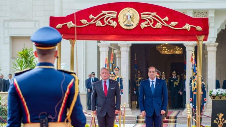 الإيكونوميست: حرب الخليج تكشف حدود الالتزام العسكري لمصر والأردن تجاه حلفائهما