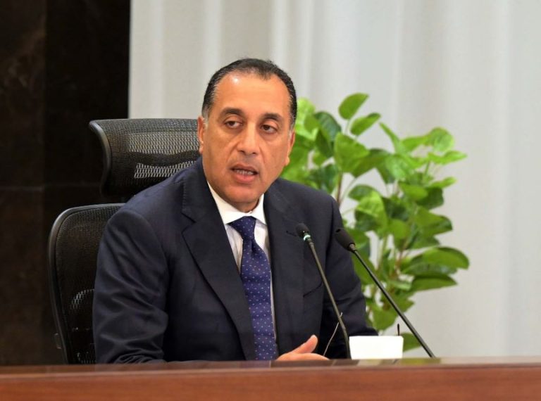 مصر..مجلس الوزراء يوافق على تطبيق نظام العمل عن بُعد يوم الأحد من كل أسبوع خلال سبتمبر المقبل
