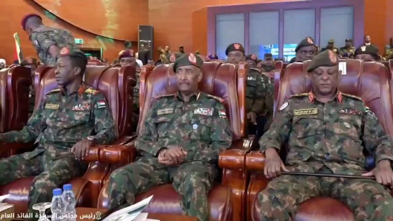 البرهان يعلن مبادرة لحوار سوداني شامل ويشترط استسلام «الدعم السريع»