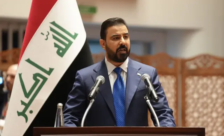 مركز أبحاث أمريكي: الزيدي أمام خيارين.. مواجهة الميلشيات أو الاستقالة