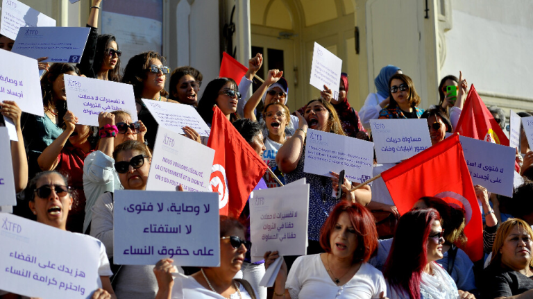 الاتحاد الوطني للمرأة التونسية: من خيمة جامعة إلى صرح يصارع البقاء