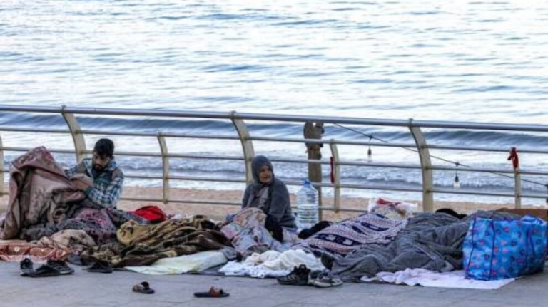 منظمة أطباء بلاحدود: 375 ألف نازح بـ لبنان عاجزون عن العودة لـ منازلهم