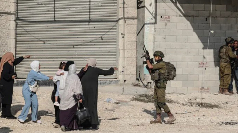 اعتقال 130 امرأة وفتاة فلسطينية منذ بداية العام وسط تصاعد استهداف الاحتلال