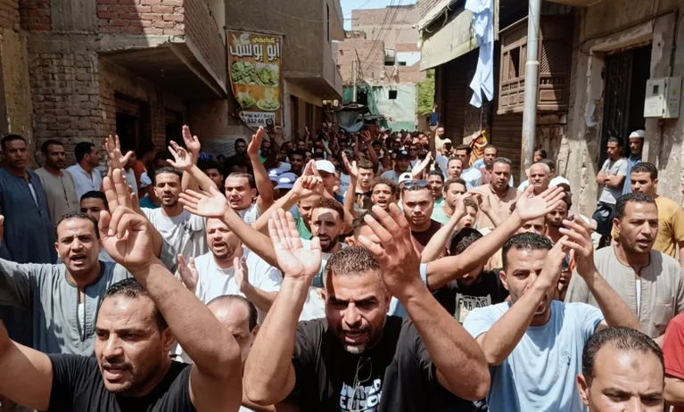 غضب في الوراق: مسيرة حاشدة بعد تجاهل المطالب وتجاهل المسؤولين للأهالي