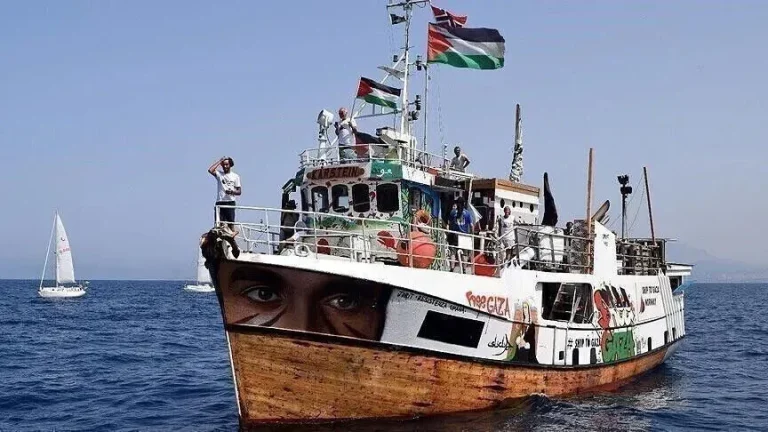 تونس.. عائلات 4 ناشطين في أسطول الصمود تطالب بالإفراج عنهم