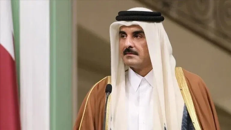 أمير قطر وملك البحرين يبحثان العلاقات الثنائية والقضايا الإقليمية والدولية