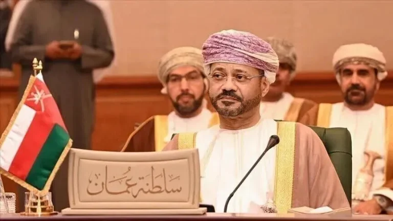 وزير الخارجية العماني يزور طهران الثلاثاء لبحث التطورات الإقليمية ومضيق هرمز