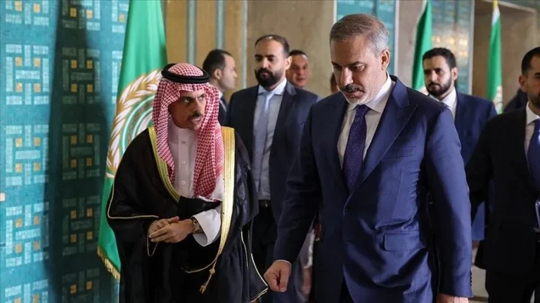 فيدان وبن فرحان يبحثان مستجدات المنطقة وجهود إنهاء النزاعات