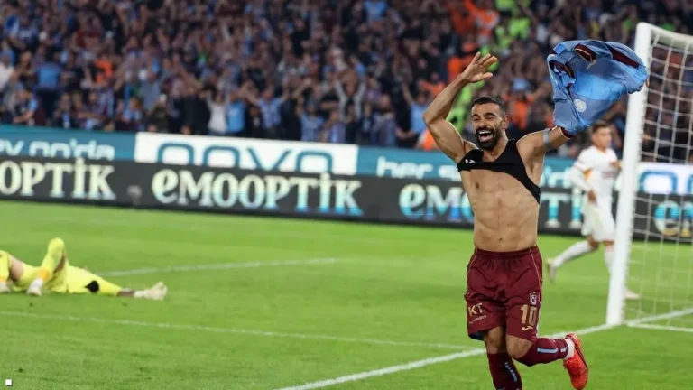 محمد صلاح يحطم 3 أرقام تاريخية بعد «هاتريك» غلطة سراي في الدوري التركي