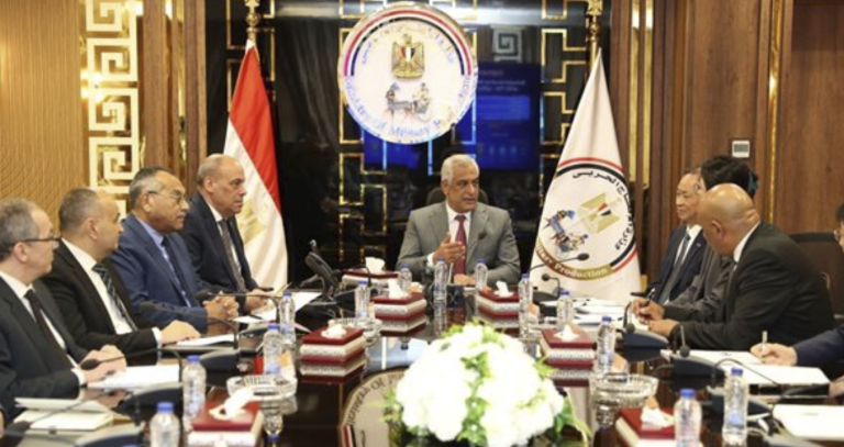 وزير الإنتاج الحربي يبحث شراكات مع «CEC» الصينية لنقل التكنولوجيا وتوطين الصناعات المتقدمة