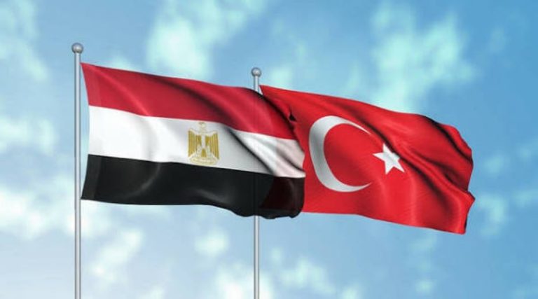 مصر وتركيا يؤكدان على تكثيف الجهود المشتركة لاحتواء التصعيد