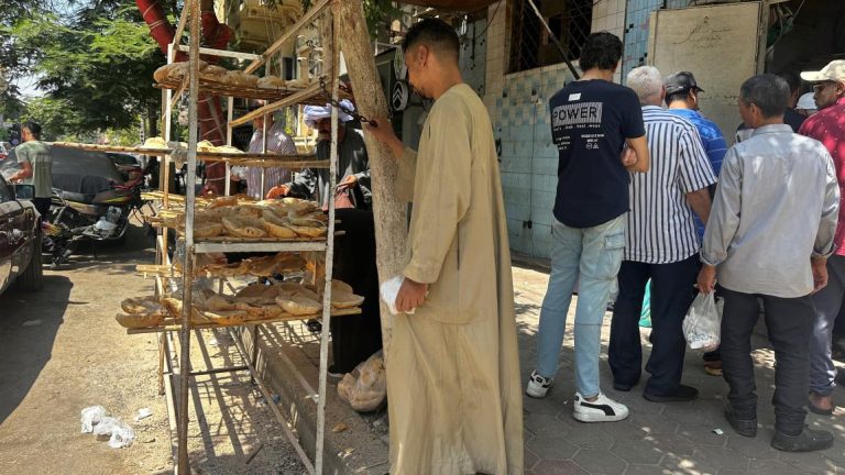 حذف الدعم يفاقم أزمة الغذاء في مصر وسط ضغوط معيشية متزايدة