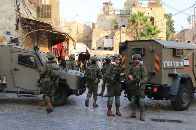 جيش الاحتلال يقتحم بلدة بدو ويحاصر مسجدا شمال غربي القدس