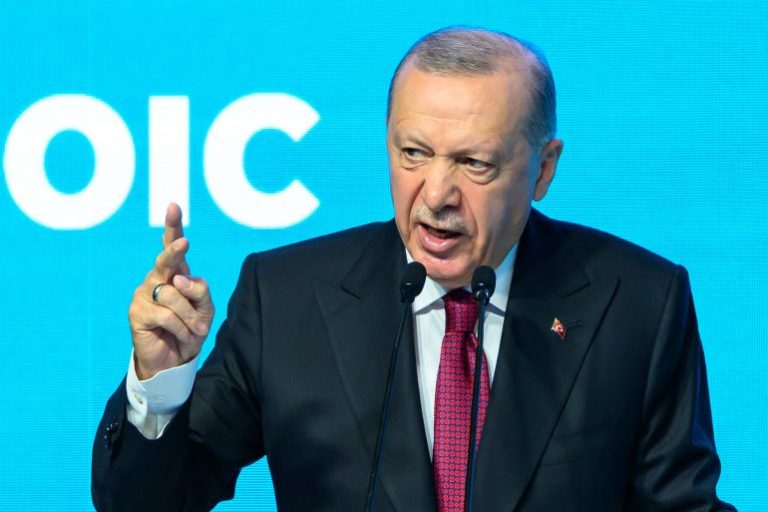 أردوغان: الحرب التي بدأت باستفزازات إسرائيل يدفع فاتورتها الجميع
