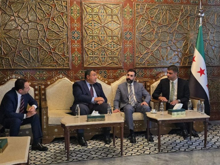 برئاسة إيهاب فهمي.. وصول وفد مصري رفيع المستوى إلى دمشق