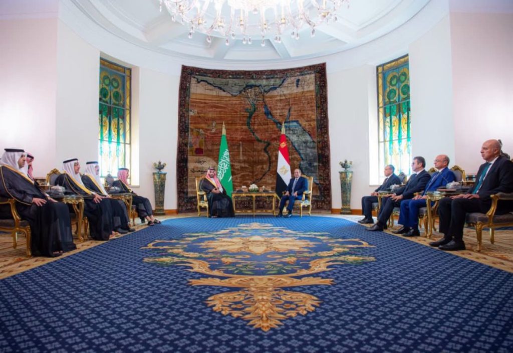 جلسة مباحثات مغلقة بين الرئيس السيسي وولي العهد السعودي