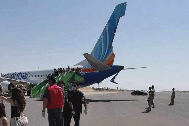 طائرة «فلاي دبي» تغادر تبوك.. ولا نتائج رسمية حاسمة بشأن التحقيق في حادث الرحلة​