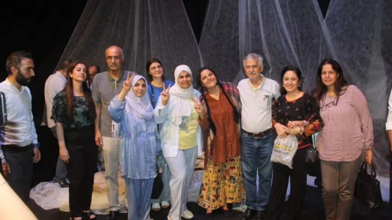 الموت يغيب الفنانة كلستان طاهر.. لبنان والكرد يودعون سيدة المسرح
