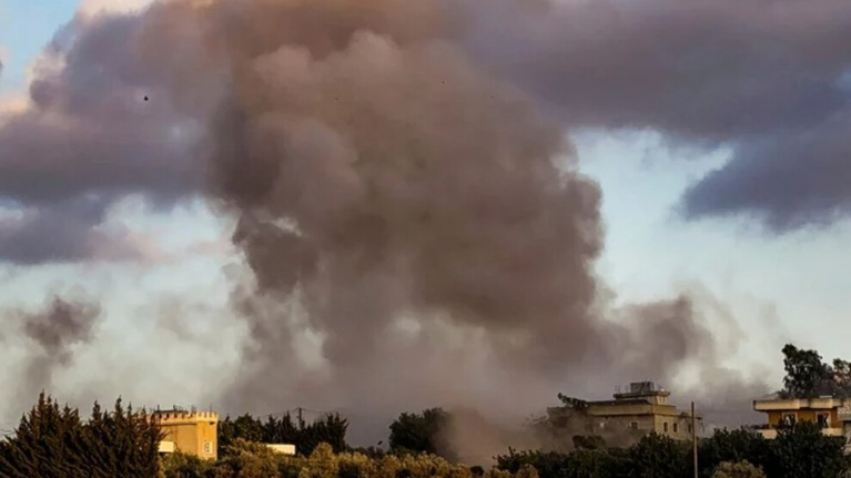 غارات إسرائيلية مكثفة على جنوب لبنان تخلف 3 قتلى و23 جريحاً