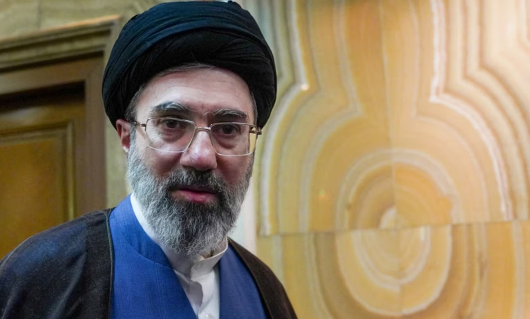 مناورات طهران الاقليمية تستعر في وجه واشنطن وتل أبيب وسط ضغوط مالية
