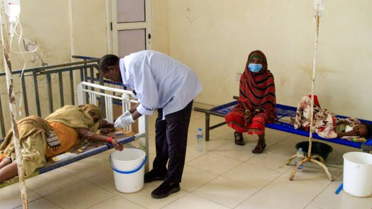 جحيم المرض في السودان: نقص الأدوية يحول المستشفيات إلى مقابر شبحية