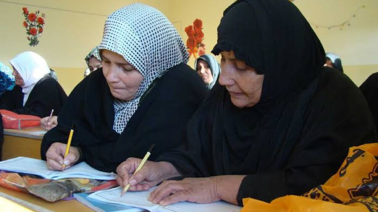ثورة الوعي في الجزائر: 91% من الكبار يستعيدون مقاعد الدراسة