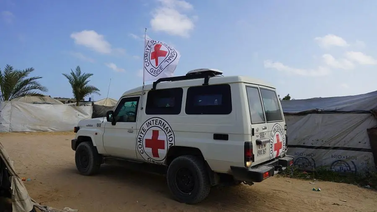 لأول مرة منذ الطوفان.. الصليب الأحمر يستعد لدخول سجون الاحتلال
