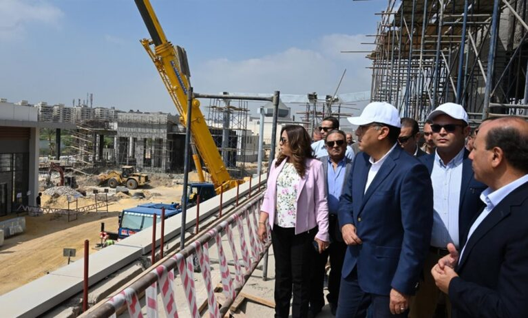 أزمة العقارات تشتعل: وزارة الإسكان تحاصر 450 مطورا متأخرا عن التسليم