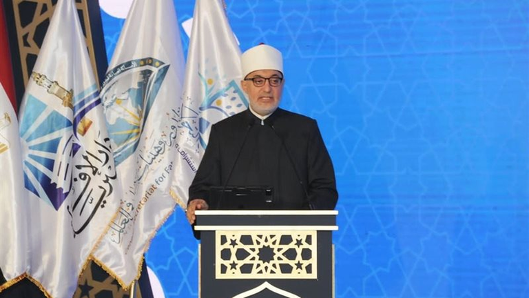 مفتي الديار المصرية يحذر: الذكاء الاصطناعي يعيد كتابة قواعد تربية الأبناء