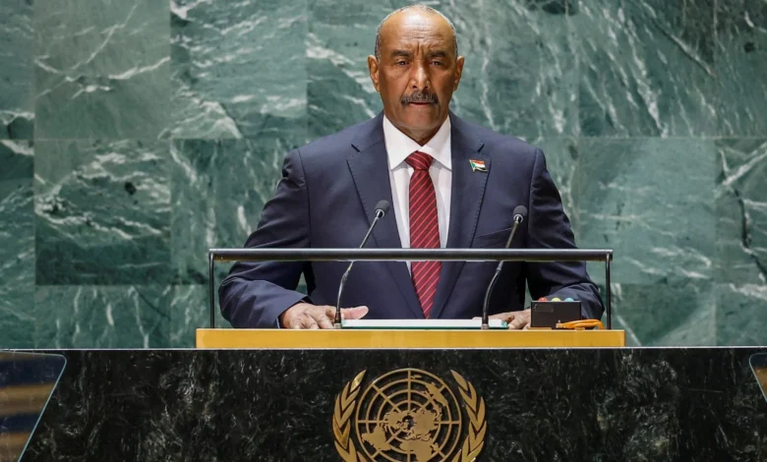 عندما تصبح التأشيرة الأمريكية أداة عقاب سياسي لفلسطين والسودان
