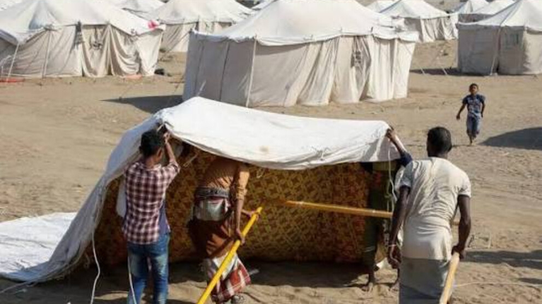 جحيم القصف يشرد العائلات: نداءات استغاثة عاجلة لإغاثة نازحي الحديدة وتعز