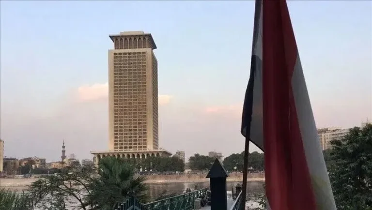 مصر تدعو لخفض التصعيد وعودة واشنطن وطهران إلى طاولة المفاوضات
