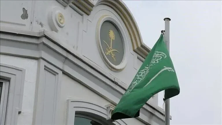 السعودية تعلن زوال الخطر في أبها وخميس مشيط بعد إطلاق إنذارات تحذيرية