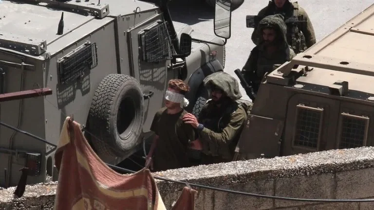 إسرائيل تعتقل أكثر من 100 فلسطيني في الضفة الغربية خلال أسبوع