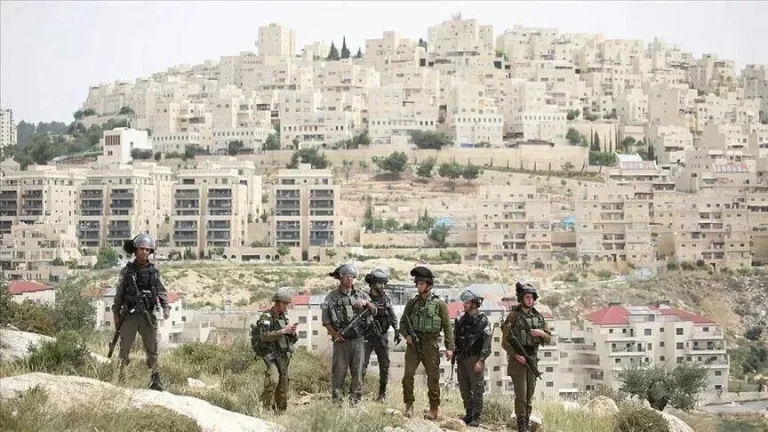 كندا وفرنسا وبريطانيا تعلن خطوات لحظر سلع المستوطنات وحماية حل الدولتين