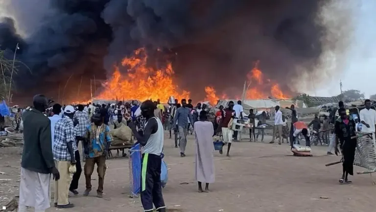 مقتل 153 شخصًا في قصف سوق بأبيي.. وضابط بالجيش السوداني يقر بتنفيذ الضربة