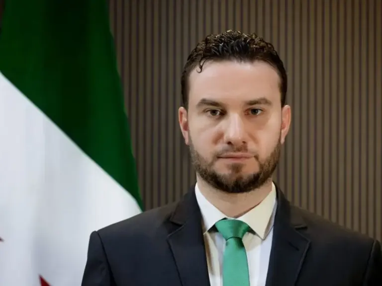 وزارة الداخلية تعلن القبض على يحيى الأسد وعدد من ضباط النظام البائد في حمص
